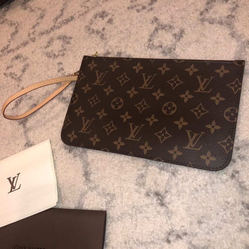 Louis Vuitton Neverfull Monogram Pochette